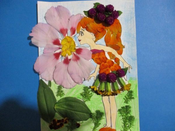 Аппликация из живых цветов