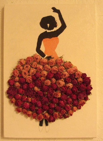 Панно из лепестков роз