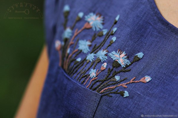 Платье из льна с вышивкой