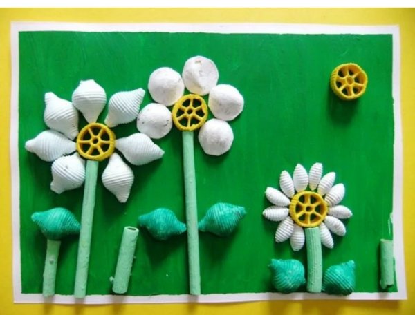 Аппликация из макарон