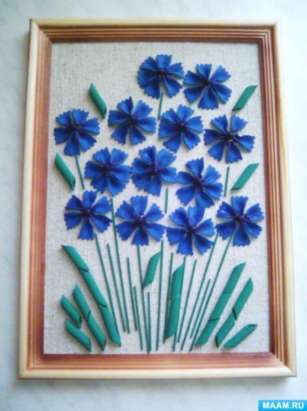 Панно из макаронных изделий васильки