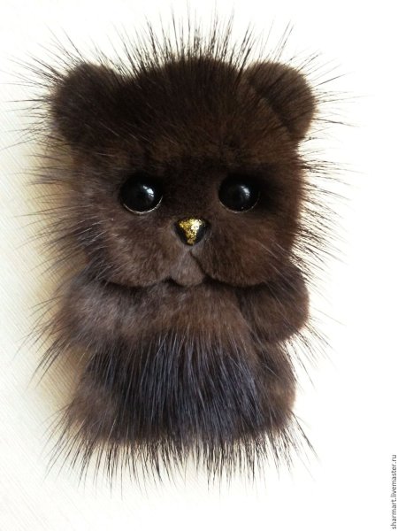 Брошь из меха