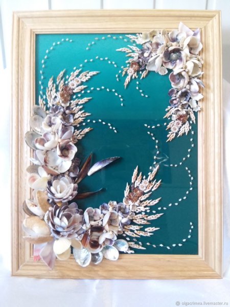 Панно из морских раковин