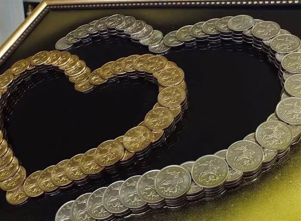 Фигуры из монет