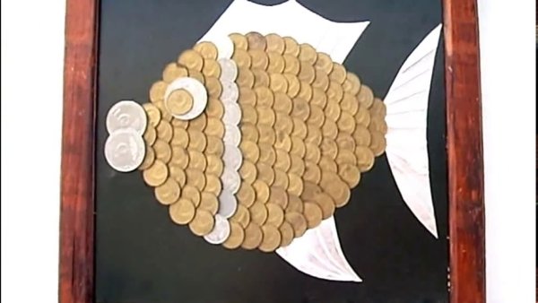 Панно рыба из монет