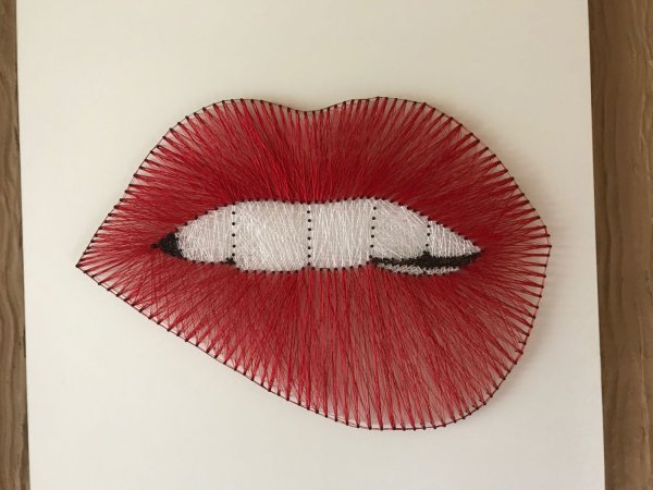 Панно из нитей