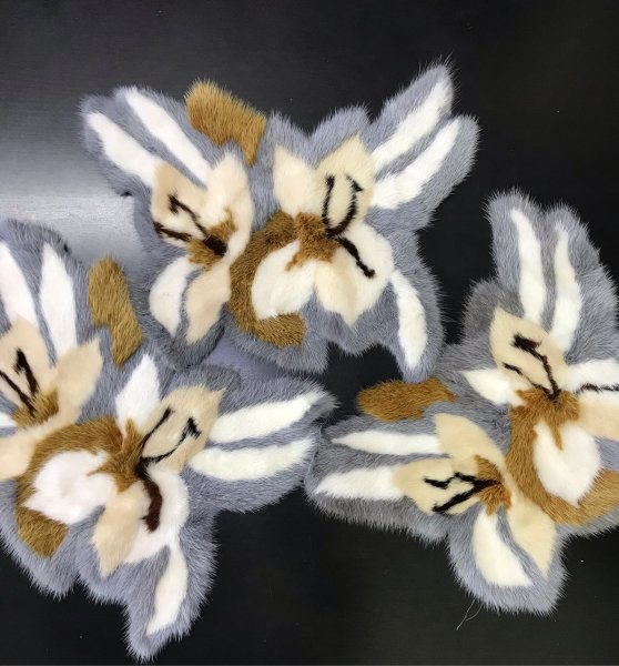 Меховая аппликация