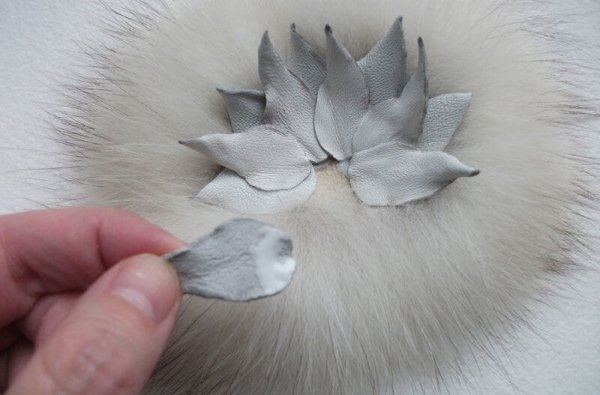 Брошь из меха мастер класс