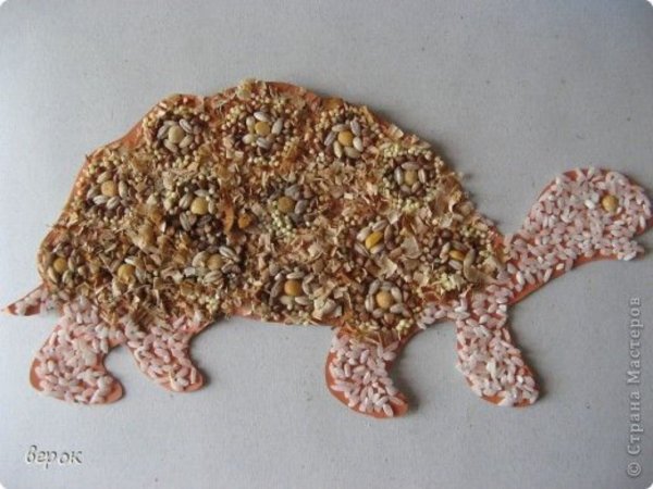 Аппликация из опилок