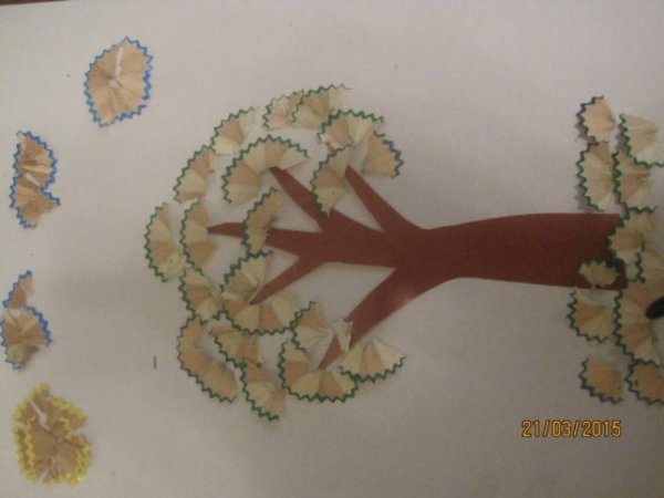 Аппликация из карандашной стружки