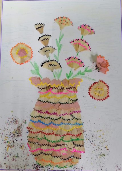 Панно из карандашных стружек