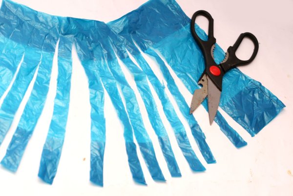 Костюм из мусорных мешков