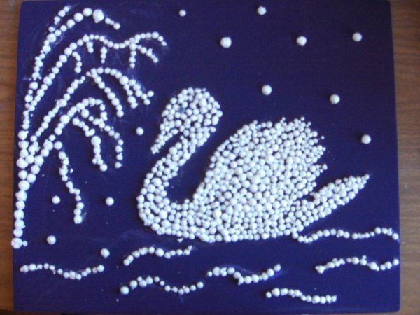 Аппликация из пенопластовых шариков