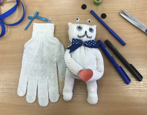 Игрушки из перчаток