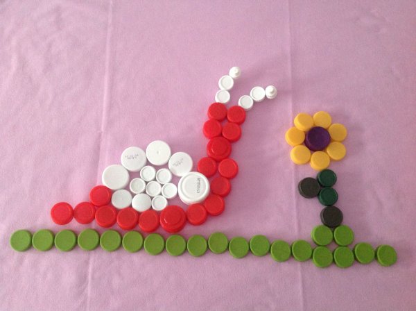 Аппликации из крышек