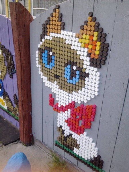 Панно из бутылочных крышек