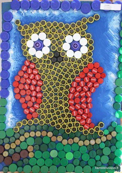 Панно из бутылочных крышек