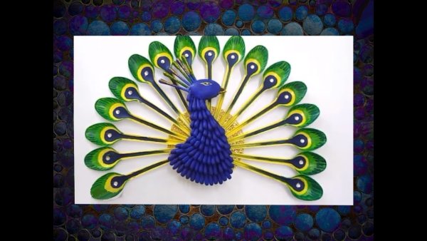 Панно из одноразовых ложек и вилок