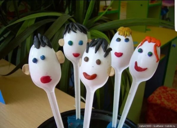 Поделки из одноразовых ложек