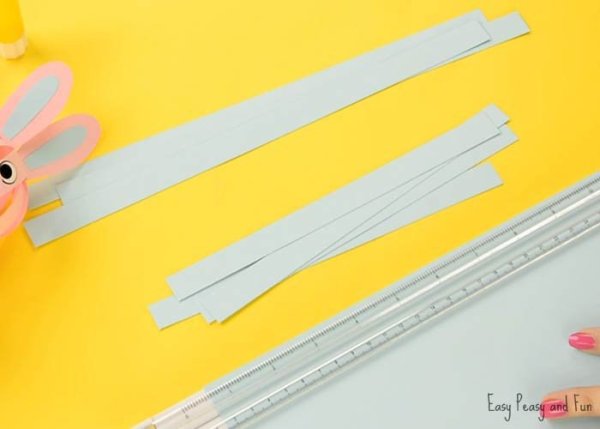 Зайка из бумажных полосок