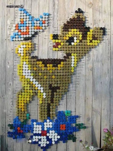 Мозаика из пластмассовых пробок