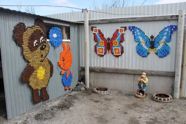 Украшение крышками от бутылок