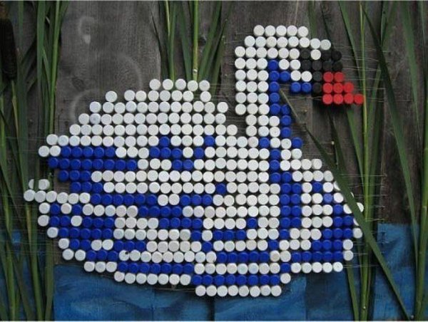 Мозаика из бутылочных крышек