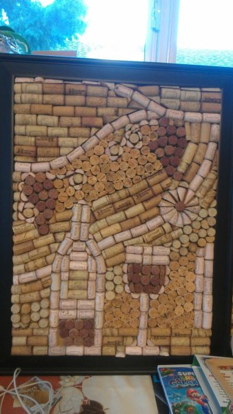 Панно из бутылочных пробок