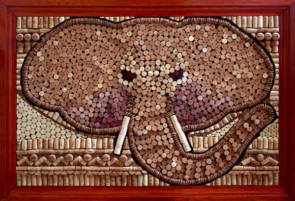 Панно из пробок от шампанского