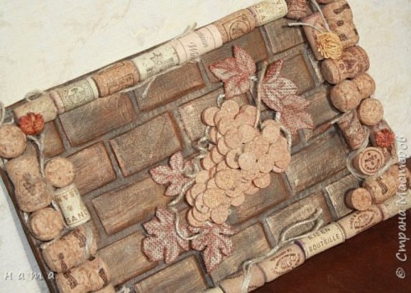 Панно из пробок