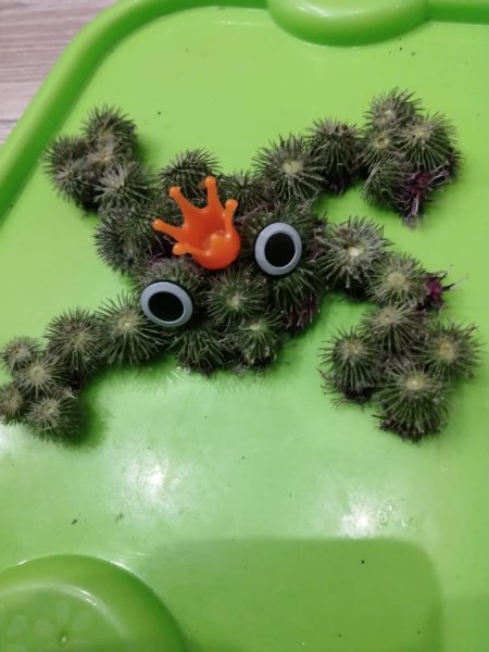 Фигурки из репейника