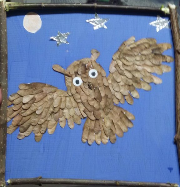 Сова из крылаток клена и ясеня