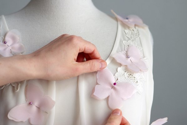 Цветы из ткани для украшения платья