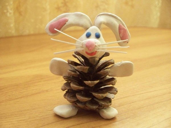 Поделка из шишки