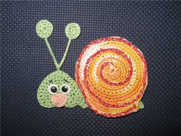 Аппликация из вязаных цепочек