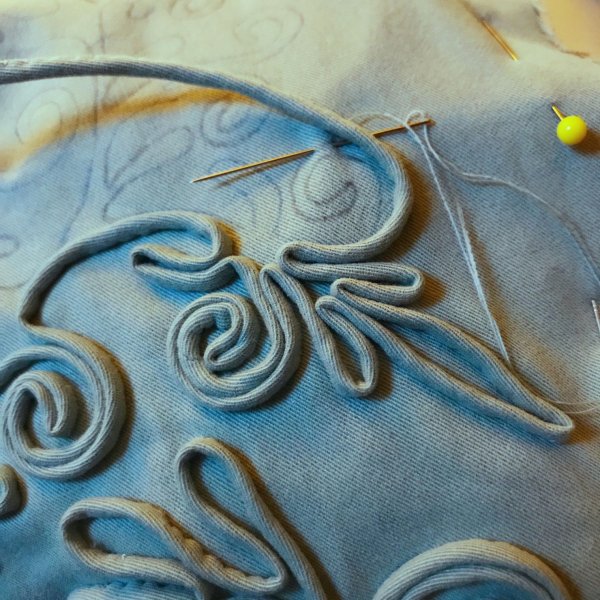 Декор шнуром одежды