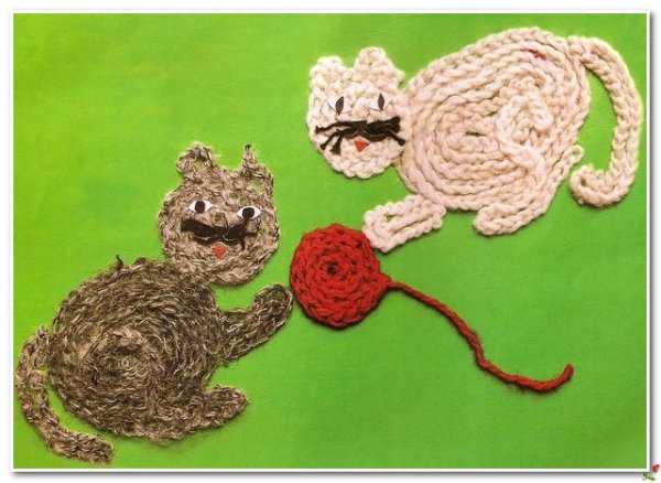 Аппликация из вязаных цепочек