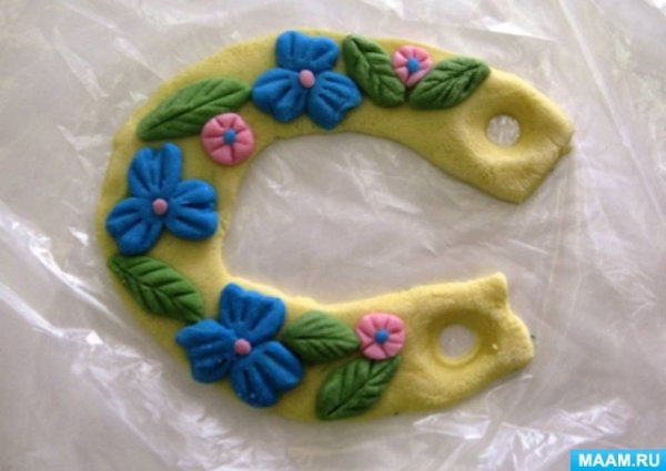 Лепка из соленого теста подкова