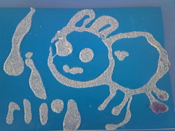 Рисование манкой и клеем