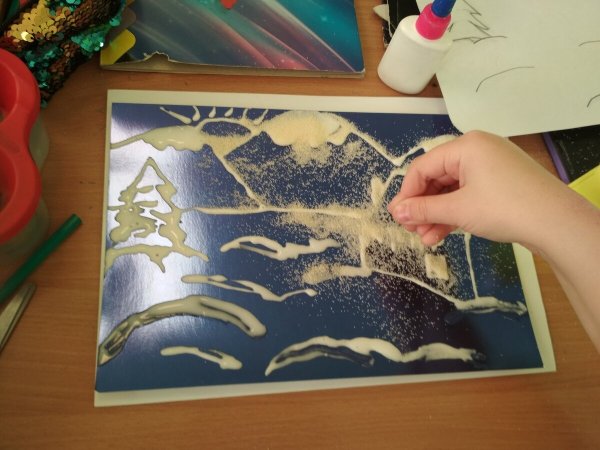 Рисование манкой на бумаге