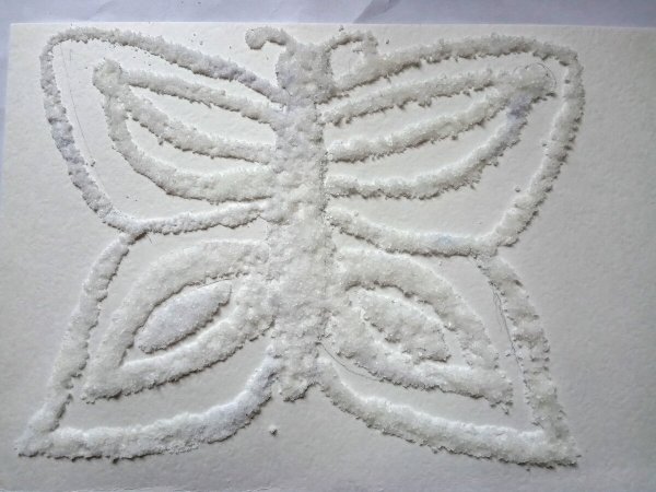 Рисование манкой на бумаге