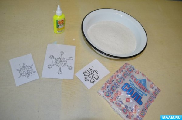 Рисование солью Снежинка