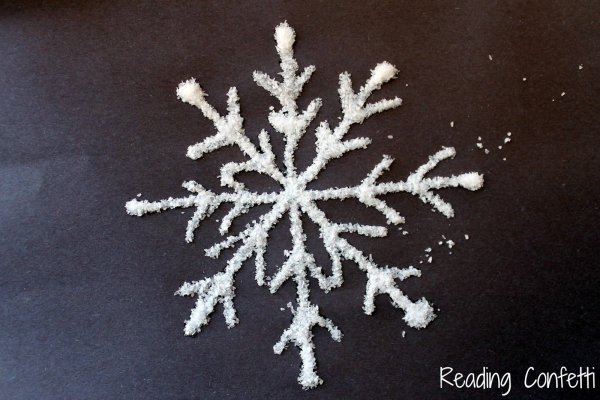 Снежинка из соли и клея