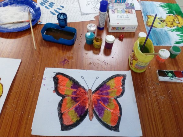 Рисование клеем и красками