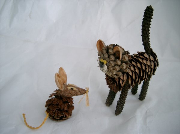 Звери из шишек