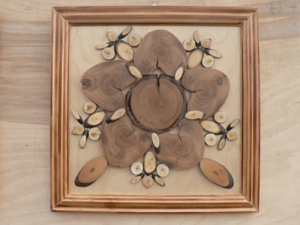 Панно из срезов дерева