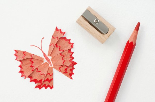 Цветок из стружки карандаша