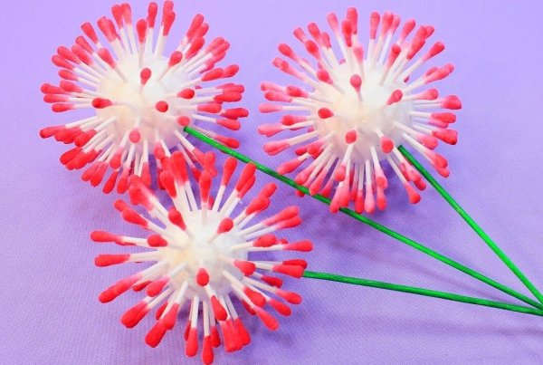 Цветочки из ватных палочек