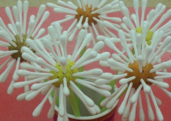 Цветы из ватных палочек