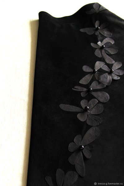 Черная аппликация на одежду